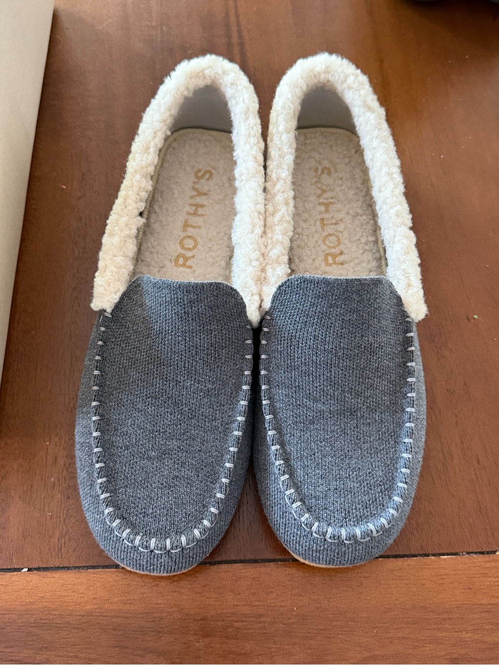 Rothy's Women’s Gray Knit Slip-On Slippers with Cream Sherpa Trim- NEW IN BOX.